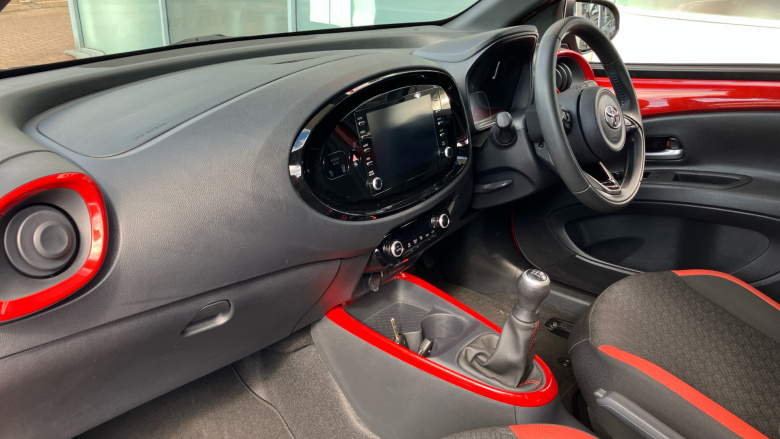 Toyota Aygo X 1.0 VVT-i Edge 5dr Petrol Hatchback